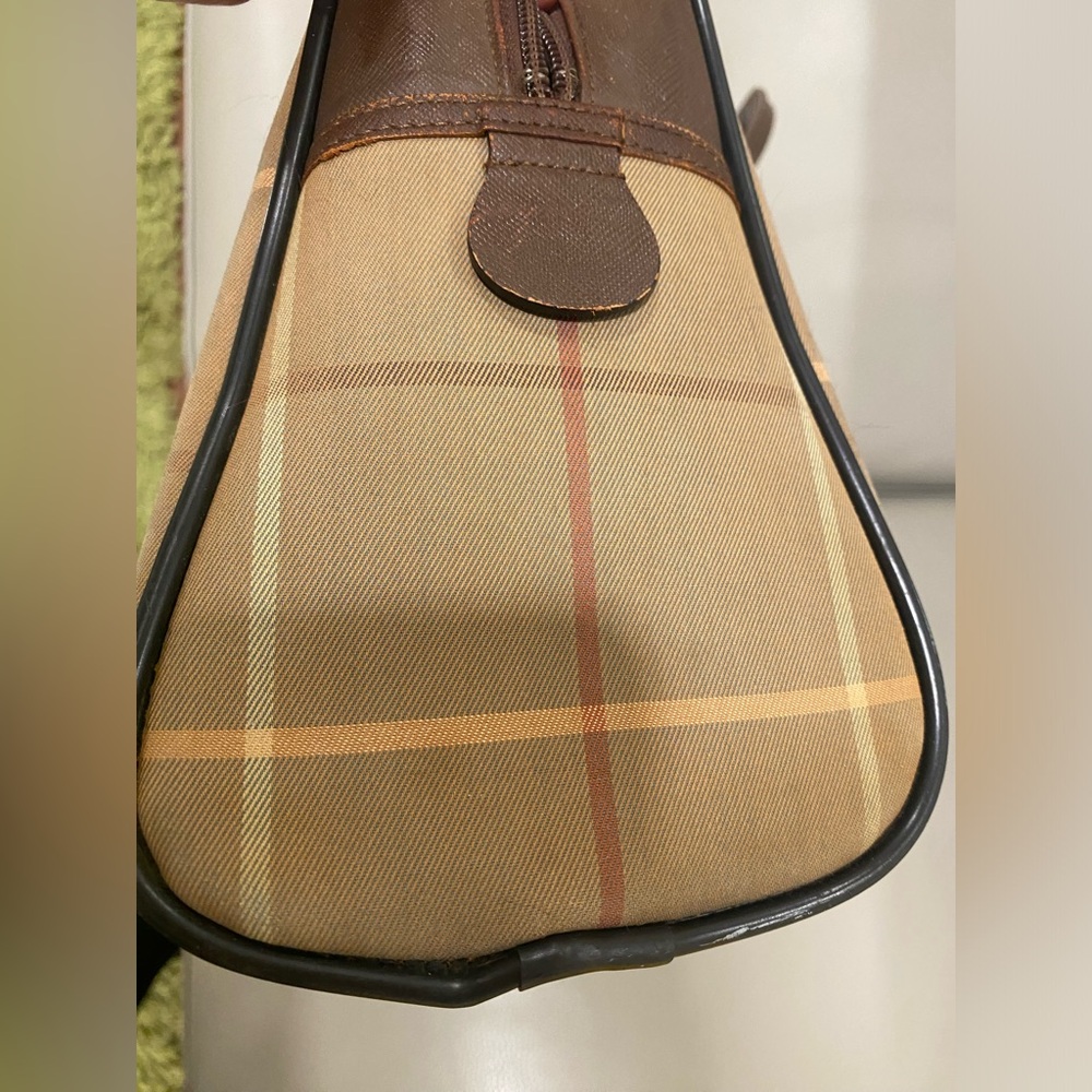 RARE!! Burberrys handbag - Picture 8 of 9